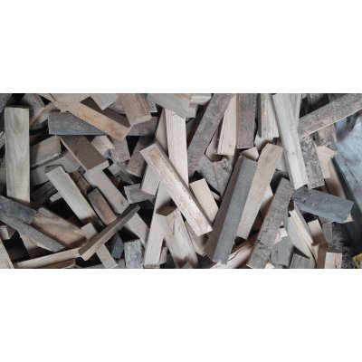 dřevěné odřezky různé tvary tvrdé suché dřevo (volně ložené) - 20251006_130827.jpg