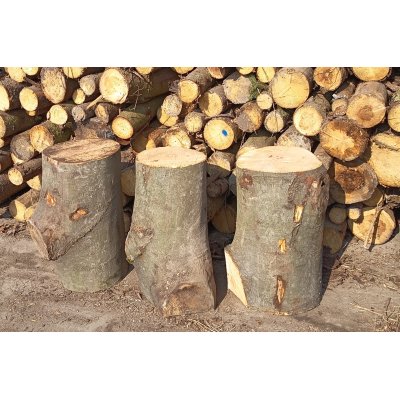 Dřevěný špalek na sekání dřeva